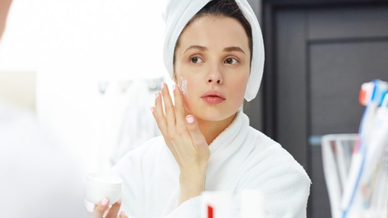 What Are The Best Acne Treatment Products for Sensitive Skin? According to Dermatologists.